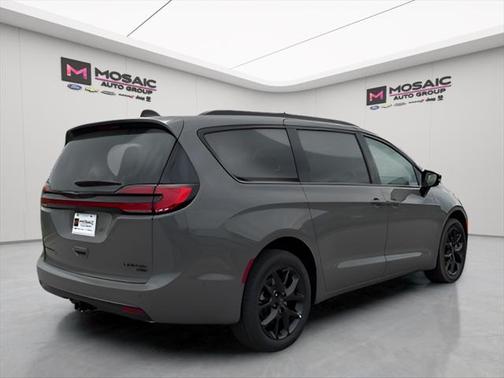 2025 Chrysler Pacifica Limited
