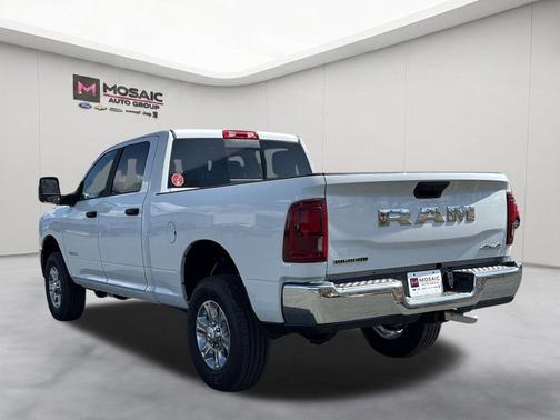 Bright White Clearcoat 2026 RAM 2500 Big Horn Crew Cab 4x4 6'4' Box