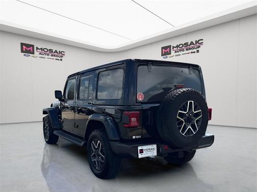2024 Jeep Wrangler 4-Door Sahara 4x4
