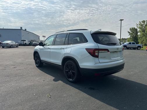 2022 Honda Pilot AWD Black Edition