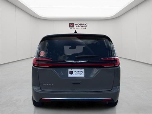 2025 Chrysler Pacifica L