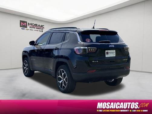 Diamond Black Crystal Pearlcoat 2026 Jeep Compass Limited