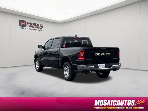 Diamond Black Crystal Pearlcoat 2026 RAM 1500 Big Horn/Lone Star