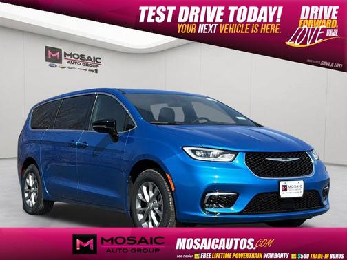 Hydro Blue Pearlcoat 2026 Chrysler Pacifica L