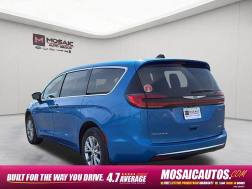 Hydro Blue Pearlcoat 2026 Chrysler Pacifica L