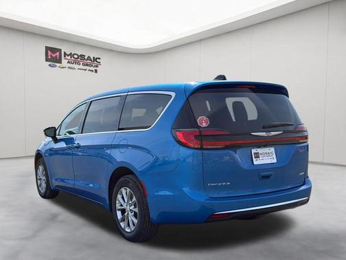 Hydro Blue Pearlcoat 2026 Chrysler Pacifica L