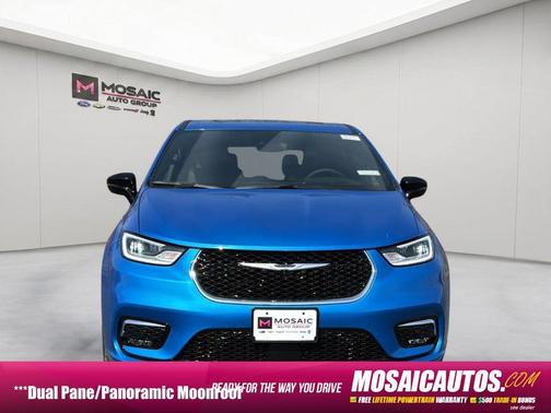 Hydro Blue Pearlcoat 2026 Chrysler Pacifica L