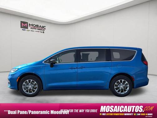 Hydro Blue Pearlcoat 2026 Chrysler Pacifica L