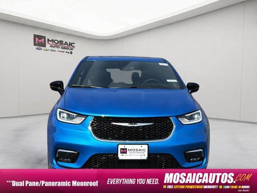 Hydro Blue Pearlcoat 2026 Chrysler Pacifica L