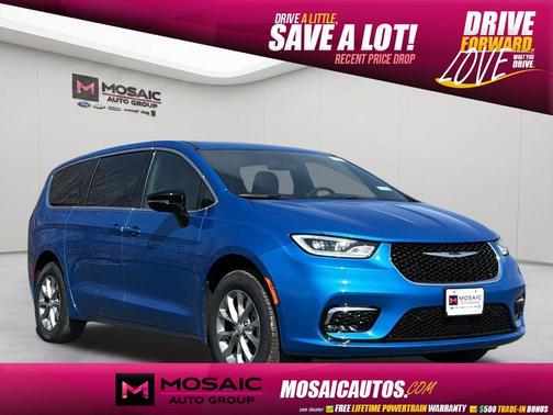 Hydro Blue Pearlcoat 2026 Chrysler Pacifica L
