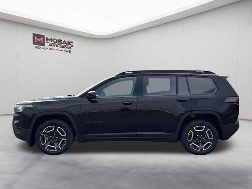 Diamond Black Crystal Pearlcoat 2026 Jeep Cherokee Limited
