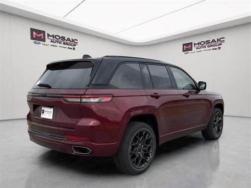 2025 Jeep Grand Cherokee Summit