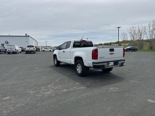 Summit White 2015 Chevrolet Colorado WT