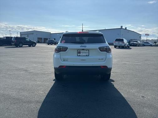 2024 Jeep Compass Latitude Lux