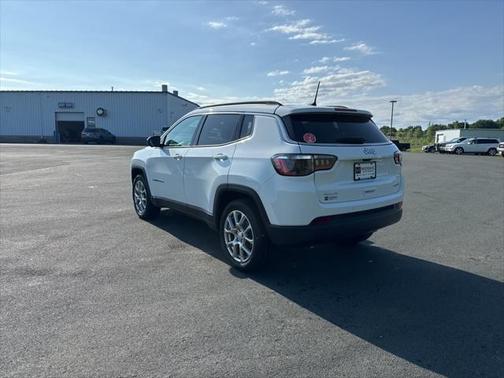 2024 Jeep Compass Latitude Lux