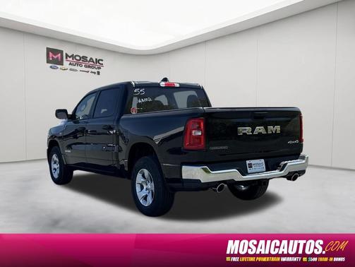 Diamond Black Crystal Pearlcoat 2026 RAM 1500 Big Horn/Lone Star