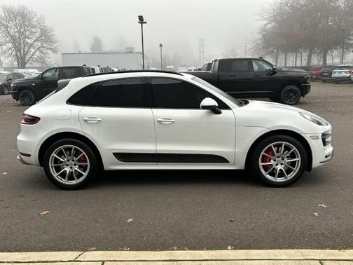 2015 Porsche Macan Turbo