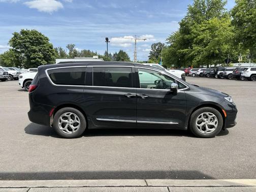 2023 Chrysler Pacifica Limited