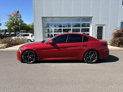 2017 Alfa Romeo Giulia Ti