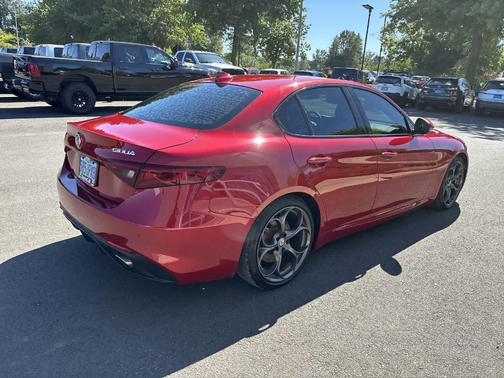 2017 Alfa Romeo Giulia Ti