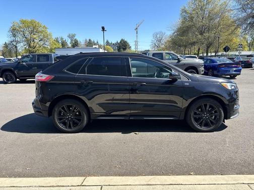 Agate Black Metallic 2022 Ford Edge ST-Line