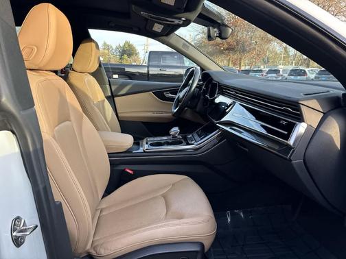 2020 Audi Q8 55 Premium Plus