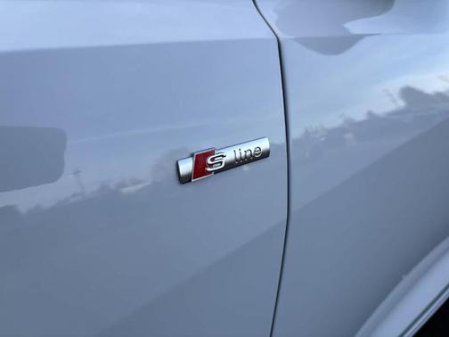 2020 Audi Q8 55 Premium Plus