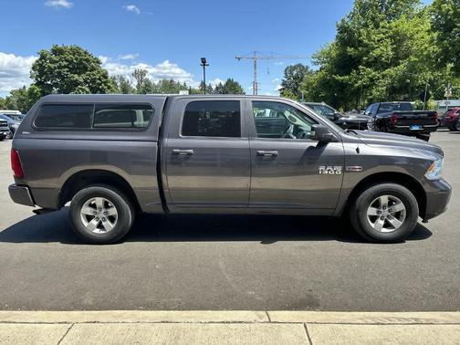 2018 RAM 1500 ST