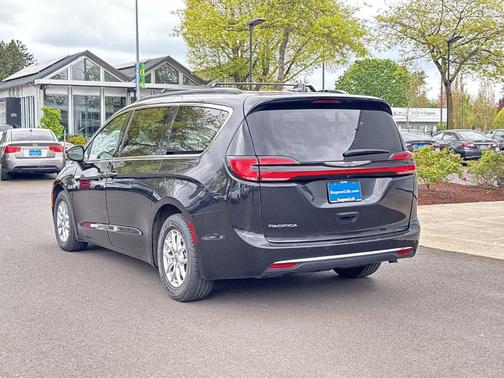 2022 Chrysler Pacifica Touring-L