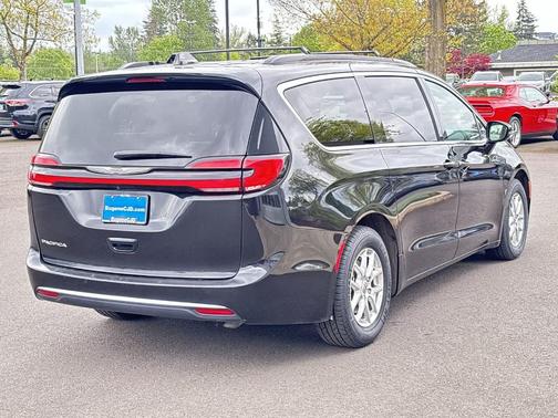 2022 Chrysler Pacifica Touring-L
