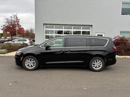 2024 Chrysler Pacifica Touring-L