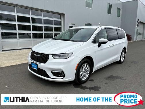 2023 Chrysler Pacifica Touring-L