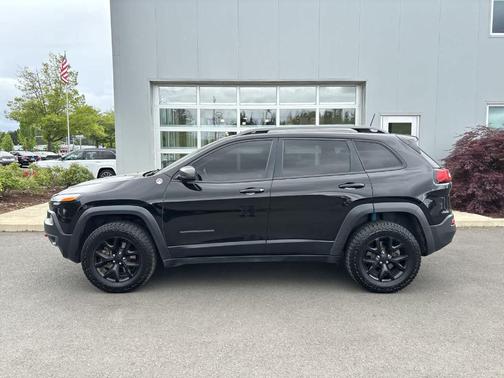 Diamond Black 2018 Jeep Cherokee Trailhawk