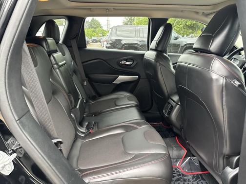 Diamond Black 2018 Jeep Cherokee Trailhawk