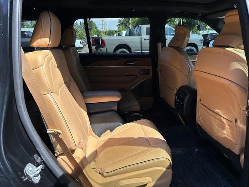 2021 Jeep Grand Cherokee L Summit