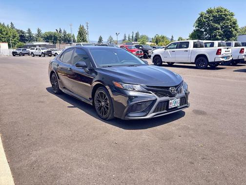 2022 Toyota Camry SE Nightshade