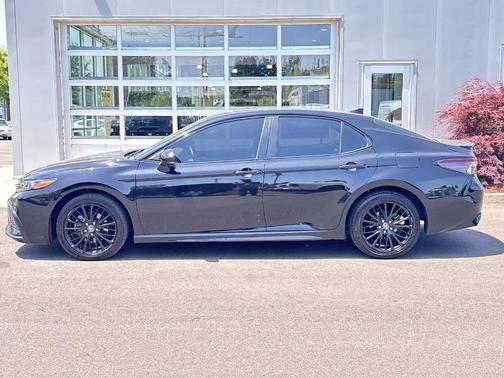 2022 Toyota Camry SE Nightshade