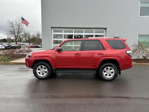 2022 Toyota 4Runner SR5