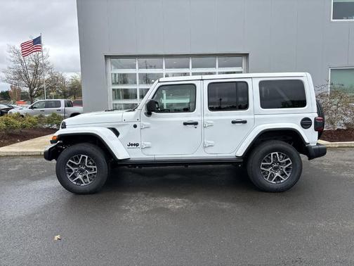2025 Jeep Wrangler Sahara