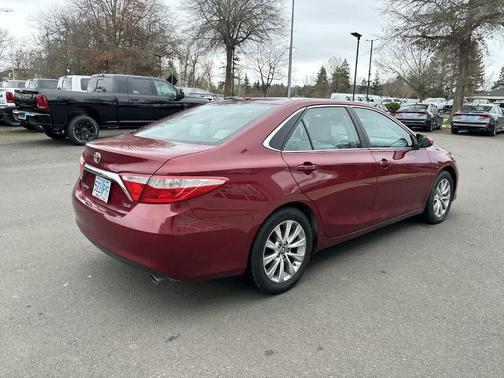 2016 Toyota Camry XLE