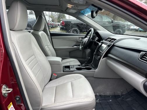 2016 Toyota Camry XLE