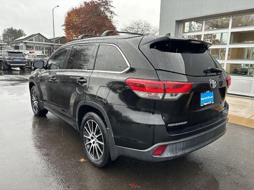 2017 Toyota Highlander SE