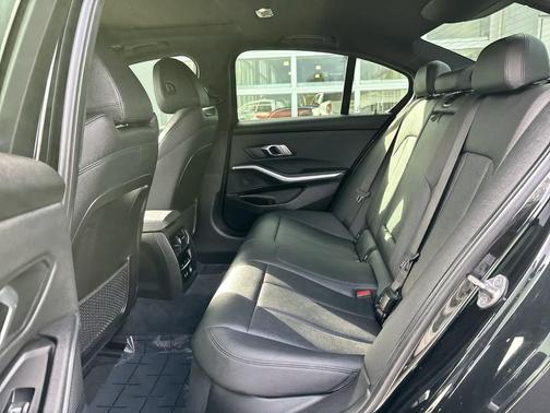 2020 BMW 330 i xDrive