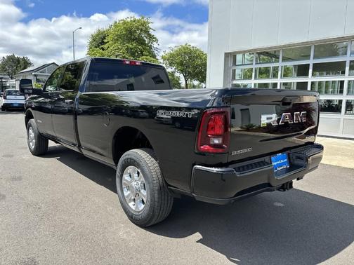 2025 RAM 3500 Big Horn