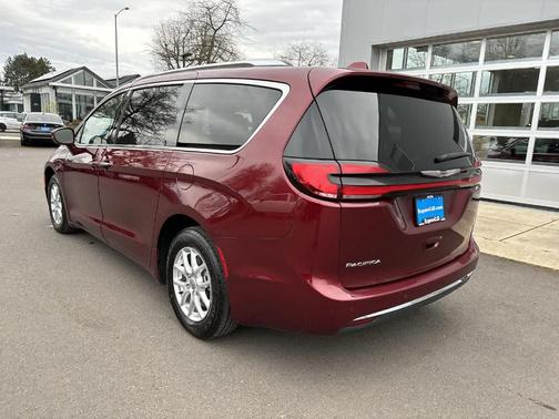 2021 Chrysler Pacifica Touring-L