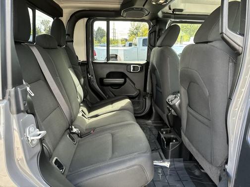 2021 Jeep Gladiator Sport