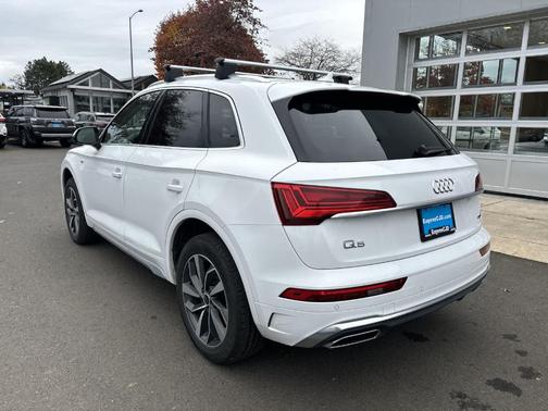 2024 Audi Q5 45 S line quattro Premium