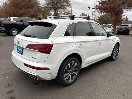 2024 Audi Q5 45 S line quattro Premium