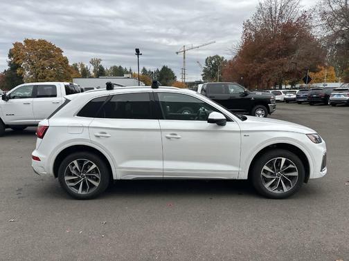 2024 Audi Q5 45 S line quattro Premium