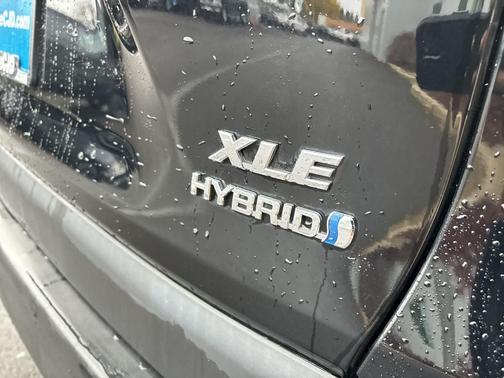 2021 Toyota RAV4 Hybrid XLE Premium